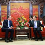 Chinese premier meets former British PM