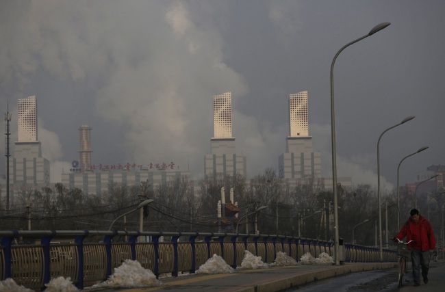 Study says China may hit carbon emissions goal early