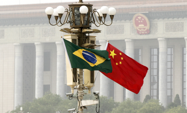 Chinese, Brazilian presidents mark 45th anniversary of diplomatic ties