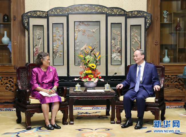 Chinese vice president meets Thai Princess Sirindhorn