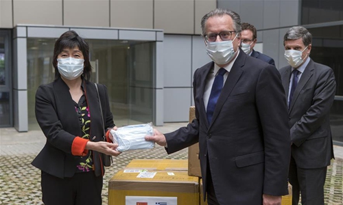 China donates 20,000 face masks to Greece