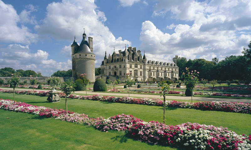 Timid reopening for France’s Loire Valley chateaus