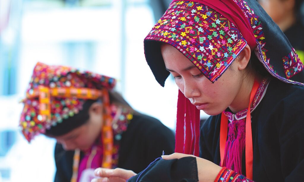 Hainan to hold intl culture week on brocade, embroidery