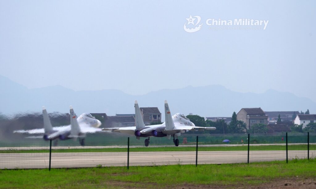 PLA holds consecutive, realistic drills in Taiwan Straits in response to secessionist moves