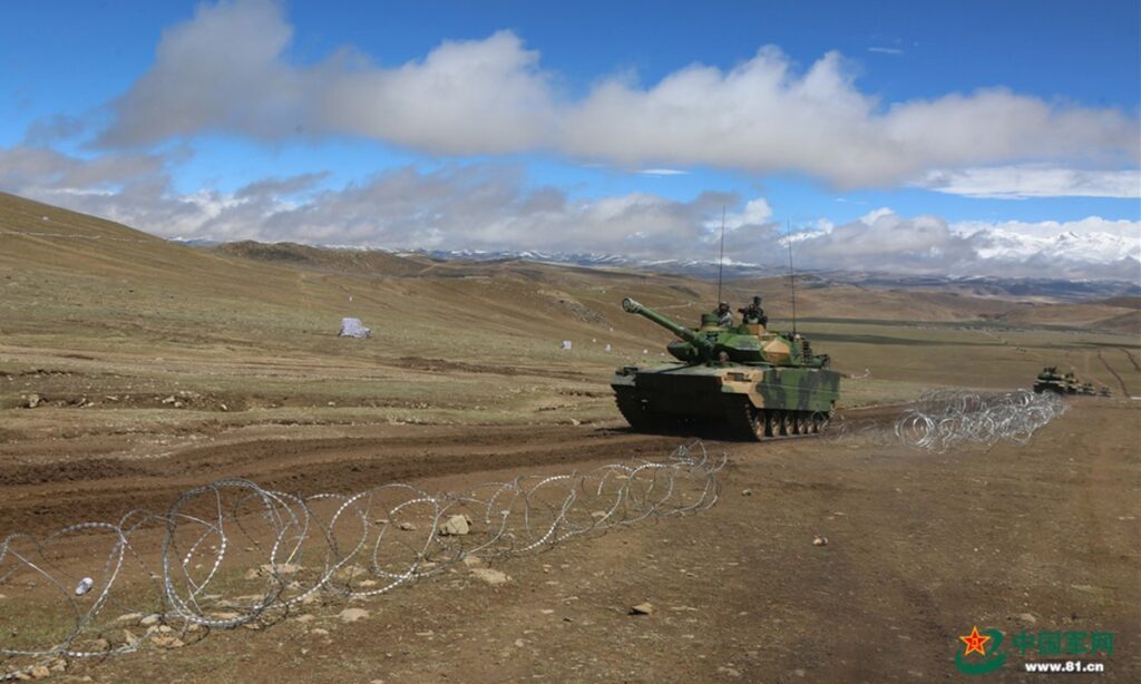 PLA long-distance maneuver exercise in plateau includes Type 15 tanks