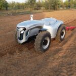 China develops electric-hub driverless tractor