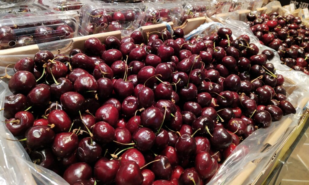 Inner packaging of imported cherries tested positive for COVID-19 in E China Jiangsu