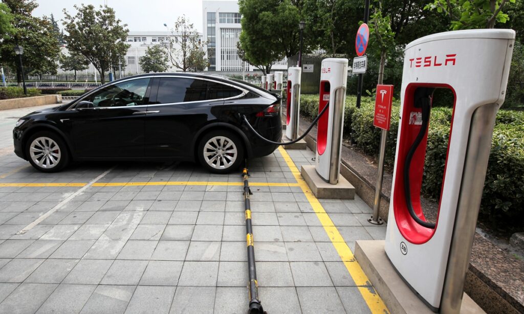 Tesla opens stores in South China’s Hainan, eyes further expansion