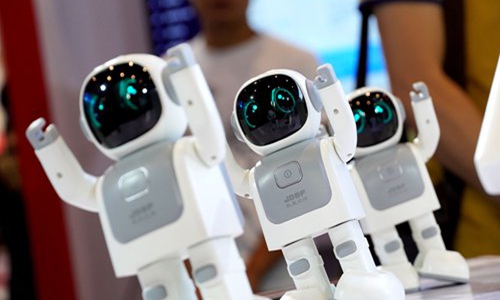 China to build up five innovation areas led by AI innovation: MIIT