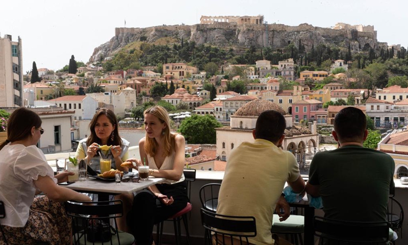 Greece’s cafes, restaurants reopen after 6 months of COVID-19 closure