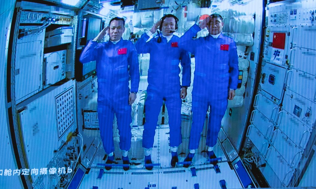 Setting up Wi-Fi, unboxing deliveries – Taikonauts busy ‘housewarming’ on their 1st day in space