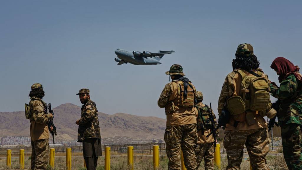 US troops withdraw from Afghanistan