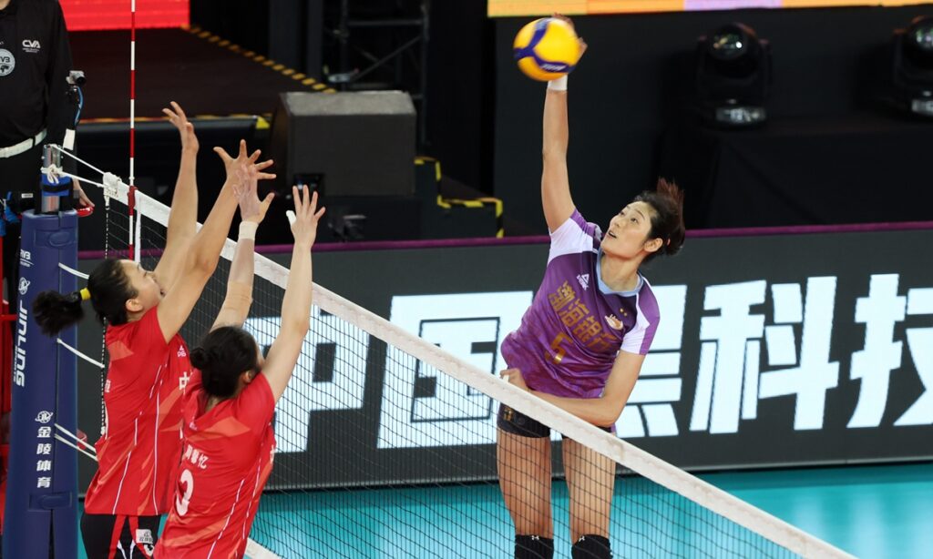 Chinese volleyball star Zhu Ting, furious with online slandering, reports to police