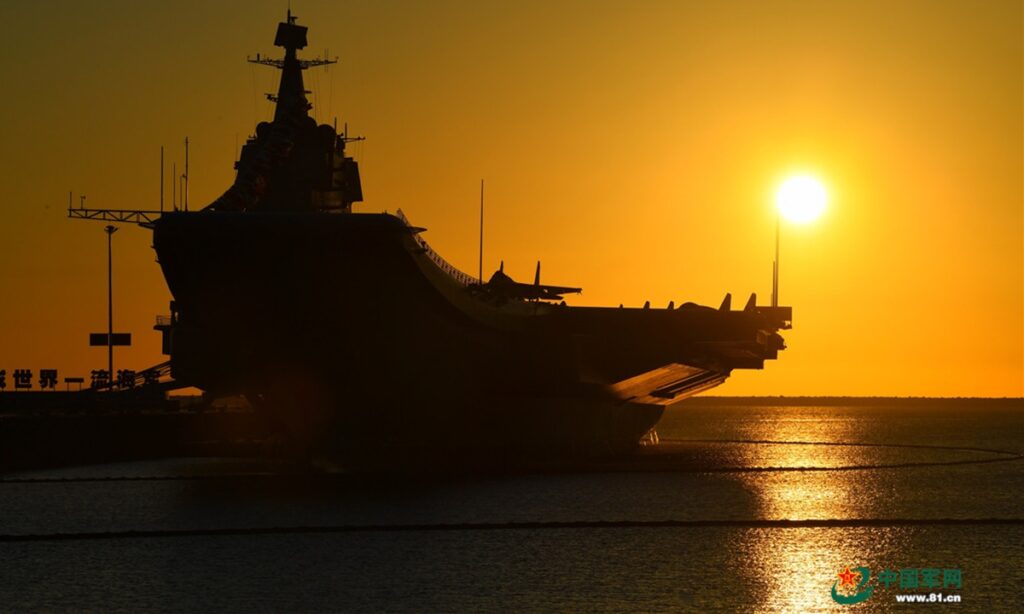 Carrier-based fighter jets make breakthroughs in live-fire drills