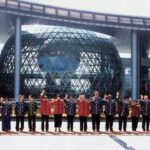 Modern Tang Suits Unveiled at the Bank of Huangpu River — A Highlight at Shanghai APEC 2001 in China