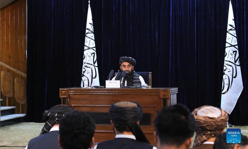 Taliban begin paying salaries to govt employees, deny banking system paralyzed