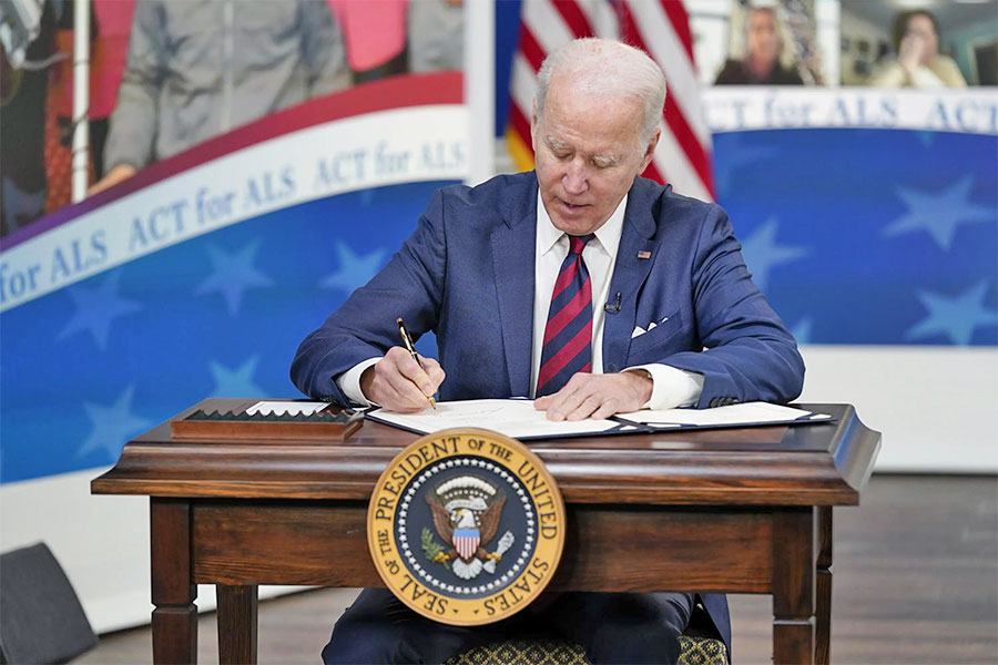 Biden proposes military help to Ukraine in order to safeguard democracy