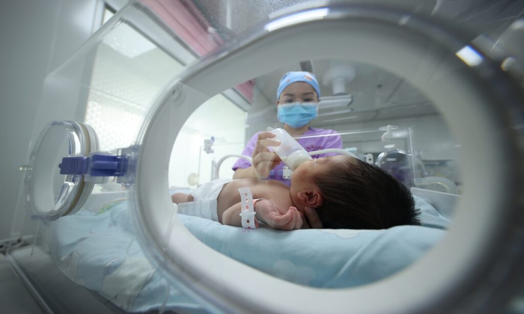 Birth rates in 10 provincial-level regions fall below 1% in 2020