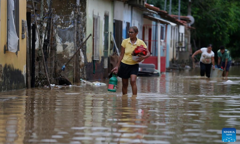 Ten killed, thousands homeless in heavy rains in southeastern Brazil