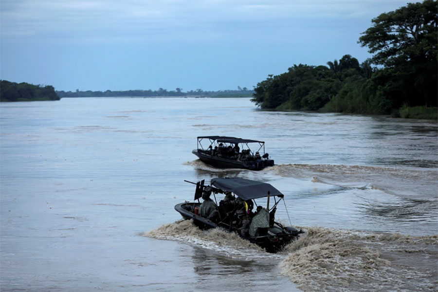 At least 16 people have been killed in clashes between two Colombian rebel groups