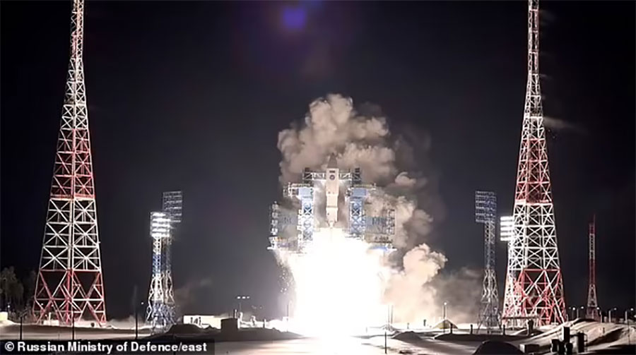 Russian satellite unmanned in space, risk of falling to earth