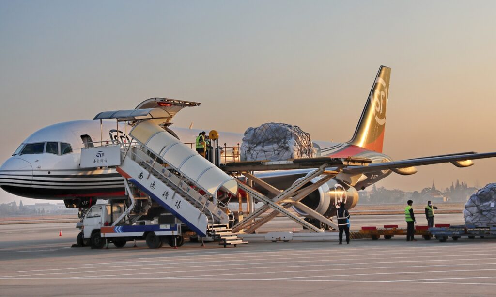 Major airlines giants bet on China’s air cargo market amid slow global recovery