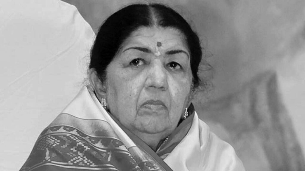 Famous Indian singer Lata Mangeshkar passes away