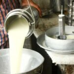 Consumers’ forum protests against the increase in milk price