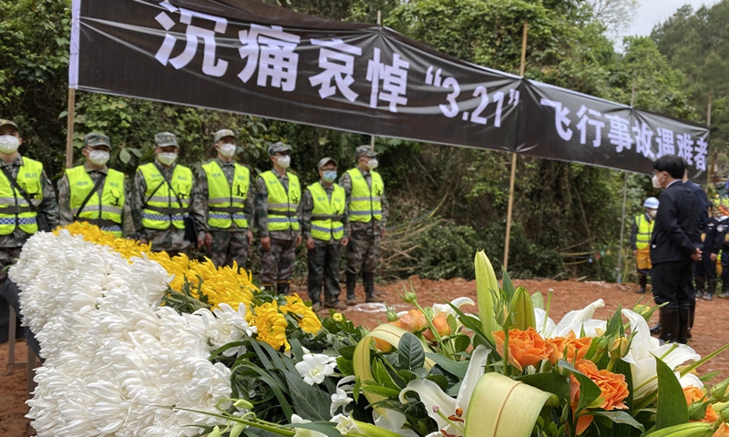 China holds event to mourn plane crash victims