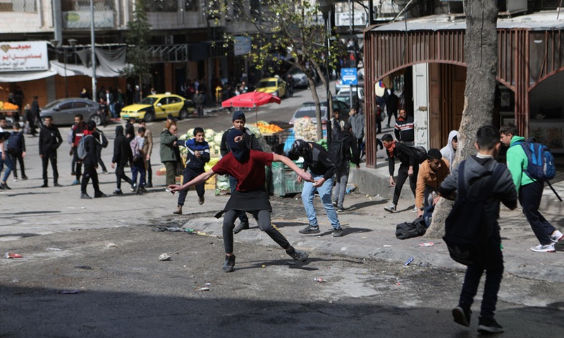 Gun attacks kill 5 near Tel Aviv as officials condemn violence