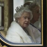 Elizabeth II greets PM Trudeau