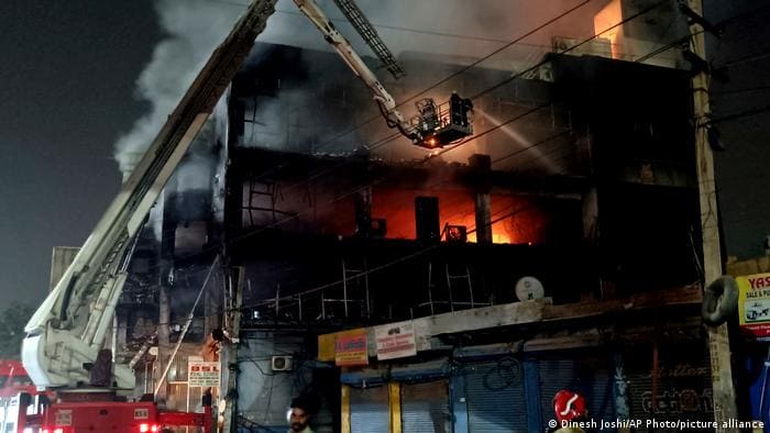 In India, 27 people were killed in a four-story building fire