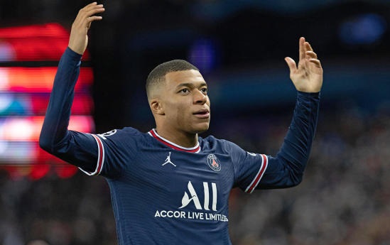 Mbappe made an agreement to stay in PSG