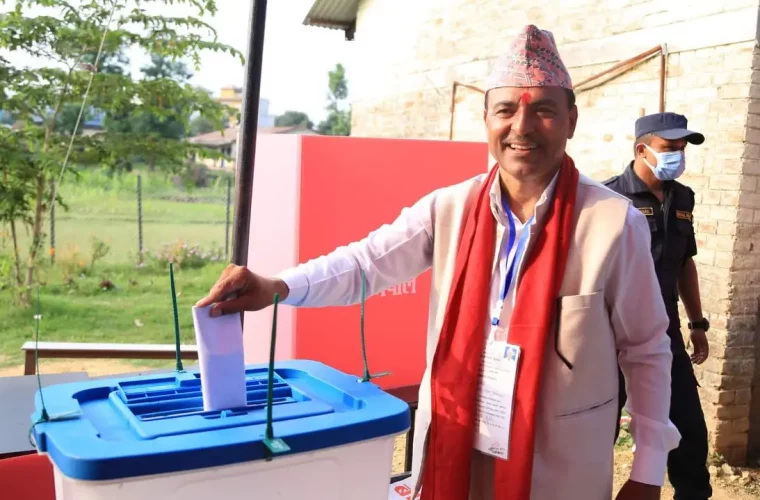 Bharatpur mayoral candidate Bijay Subedi casts his vote