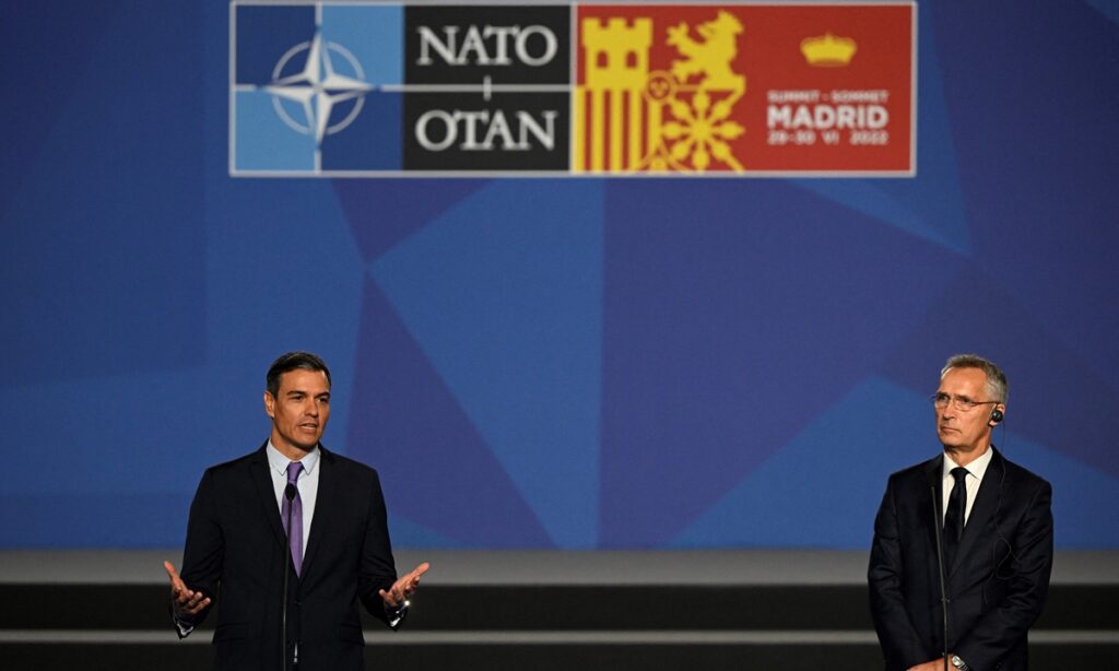 NATO summit to show unity amid deeper cracks