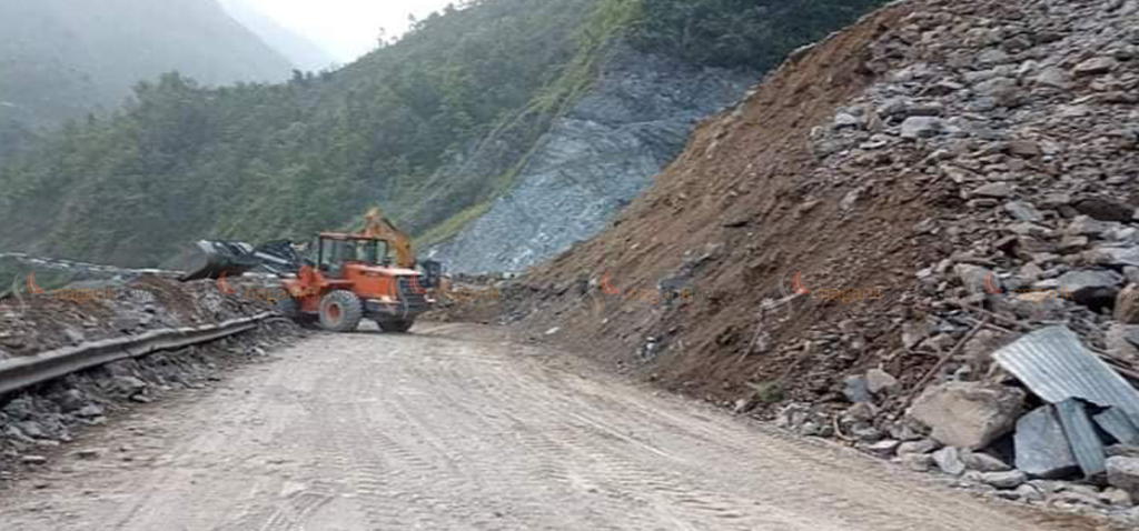 Traffic along Narayangadh-Muglin road resumes