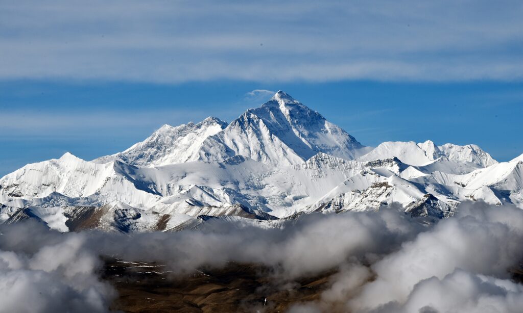 Conservationists worry over mountains turning bare