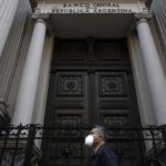 Argentina economy minister, IMF deal architect, quits as government crisis builds