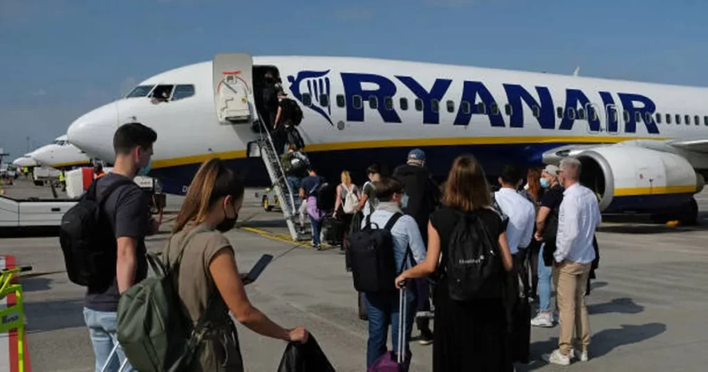 Ryanair’s Spanish cabin workers plan to prolong strikes until January   