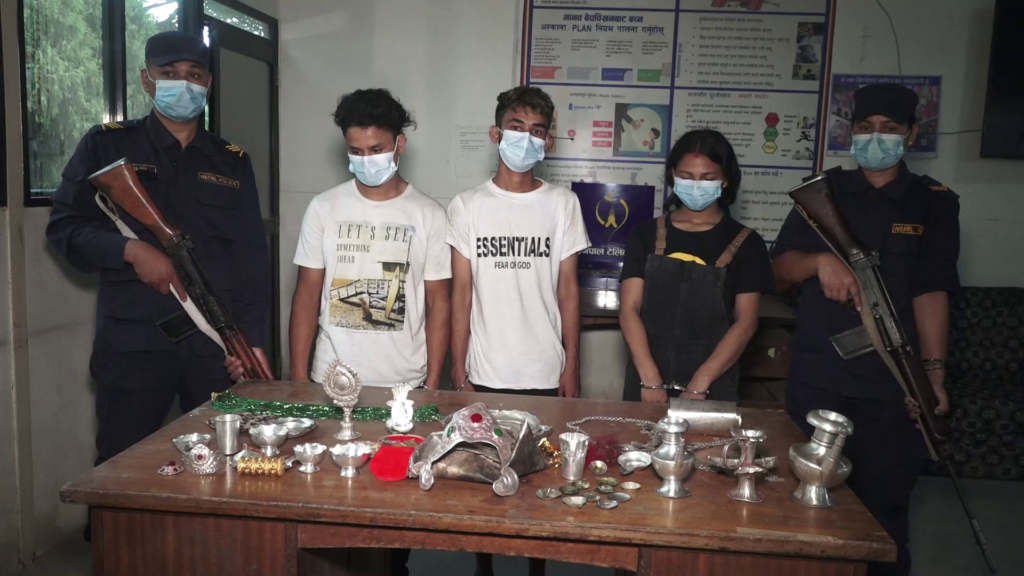 Police arrested the gang that stole gold and silver jewelry attached to the statue of Santoshi Mata in Naxal