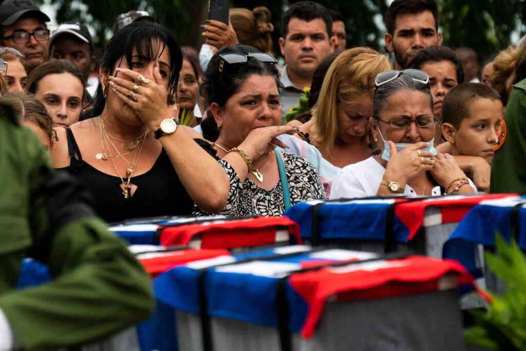 CUBA-OIL-FIRE-DEPOT-FUNERAL