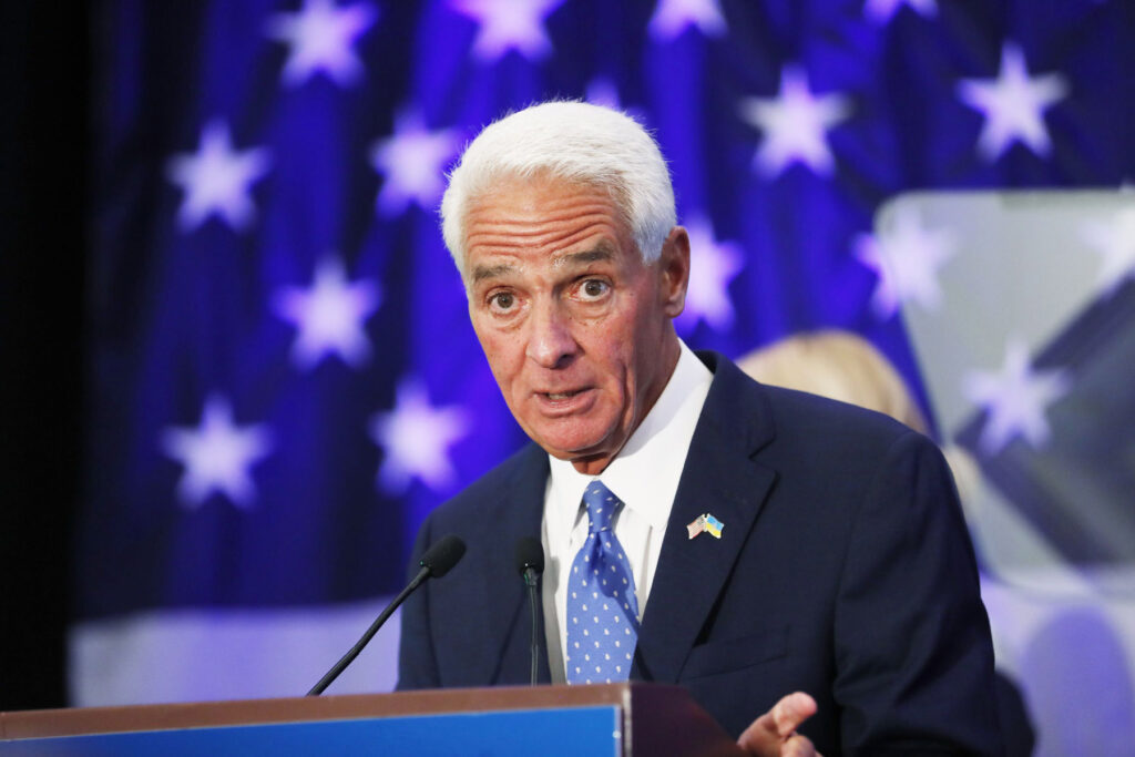 US-FLORIDA-GUBERNATORIAL-CANDIDATE-CHARLIE-CRIST-HOLDS-ELECTION-