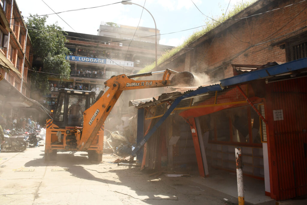 KMC announces to continue demolishing illegal structures