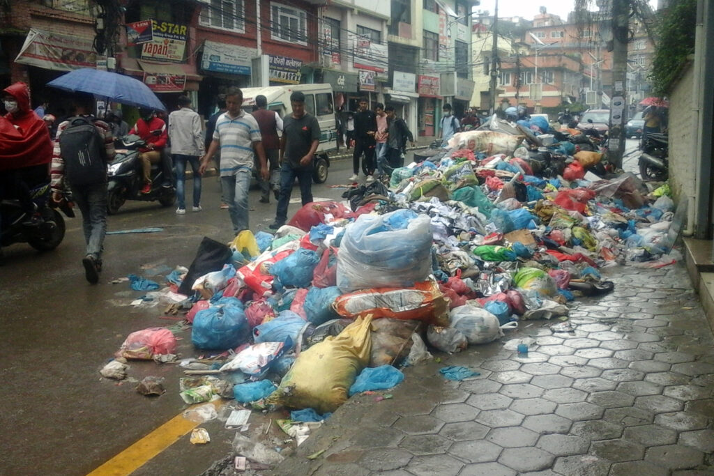 Action to be taken against those throwing garbage haphazardly 