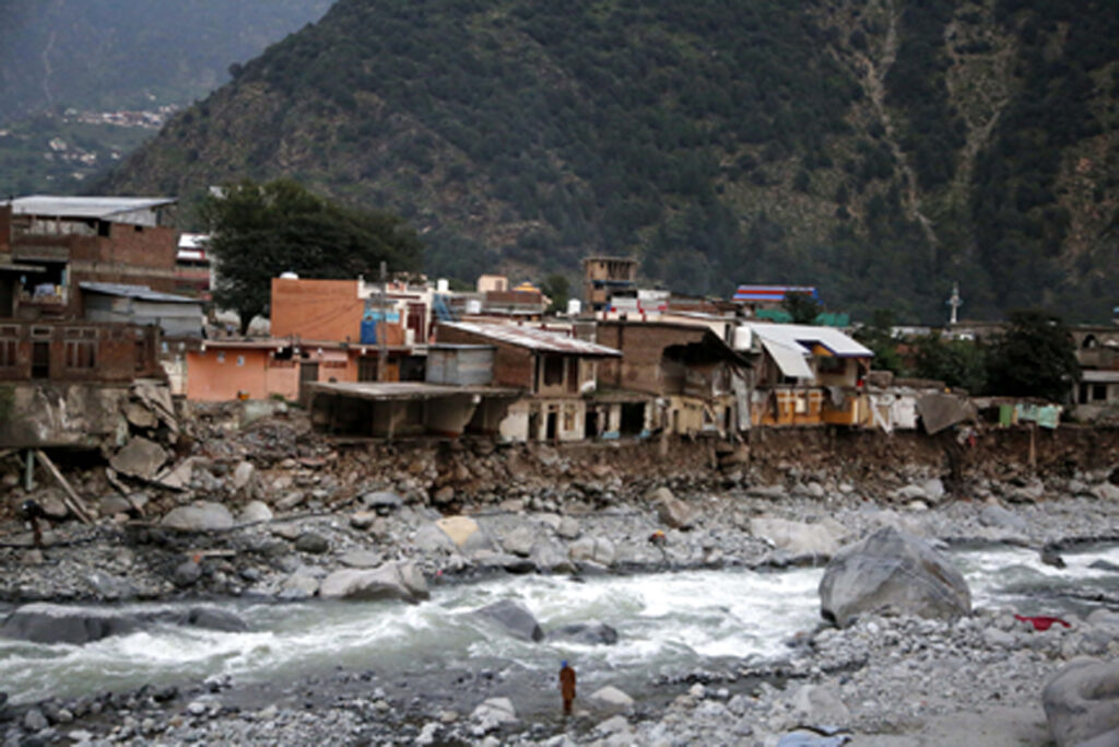 Pakistan appeals for more aid for 33M affected by flooding