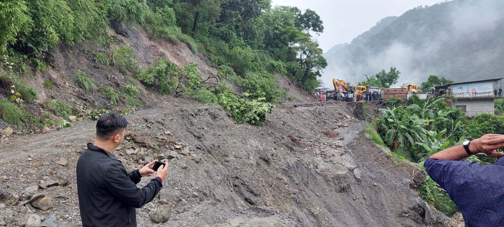 Landslides obstruct Narayanghat-Muglin road section