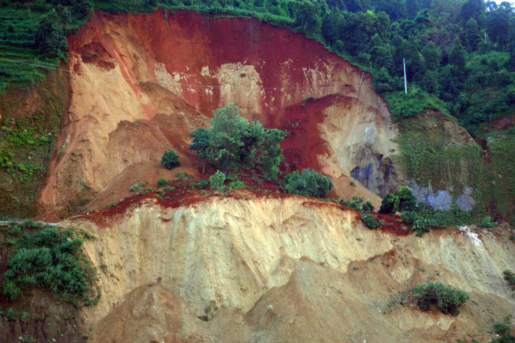 Dry landslide disrupts Galchhi-Devighat road section 