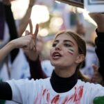 Iran protest: Violent clashes break out between students and security forces