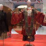 Overseas Chinese students promote hanfu, mamianqun in Paris exhibition