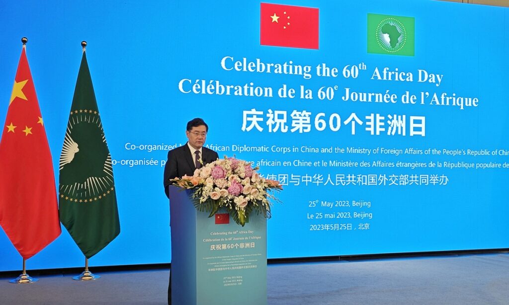 Qin Gang meets Zimbabwean FM, signaling solid China-Africa cooperation